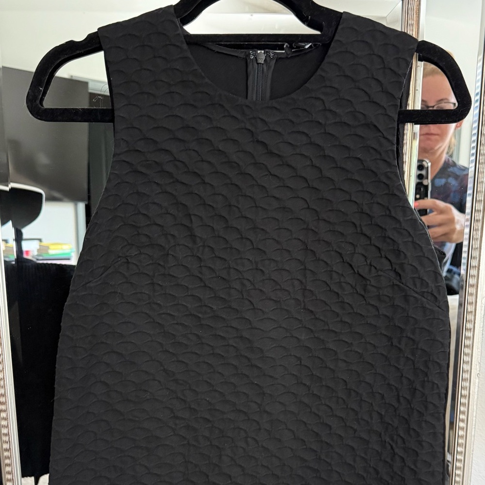 Theory Black Sleeveless Top - Picture 2 of 2